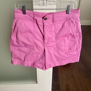 GAP women’s Khaki short in Pretty Pink